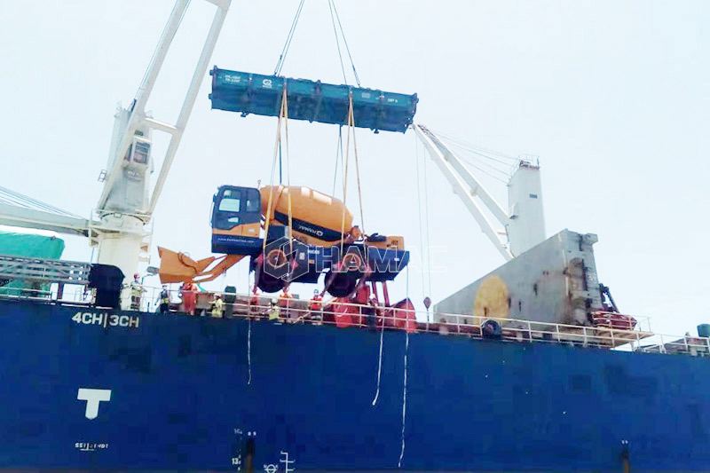 Self Loading Concrete Mixer