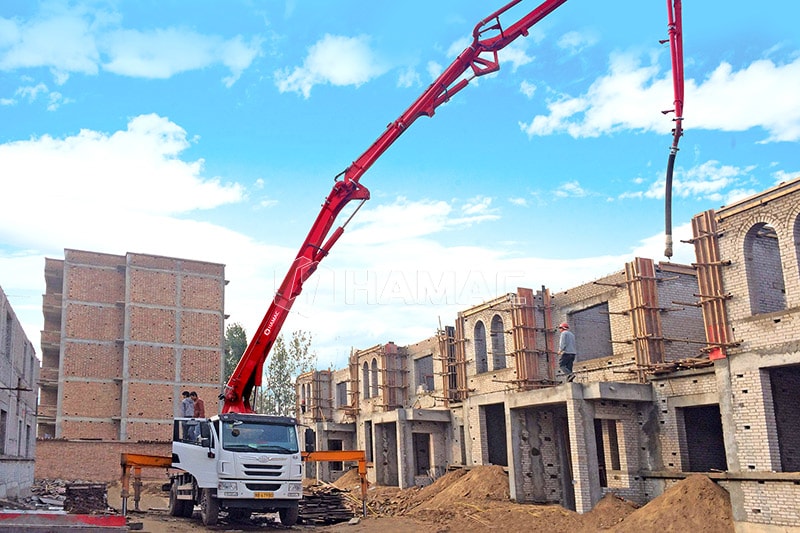 Truck-mounted Concrete Boom Pump